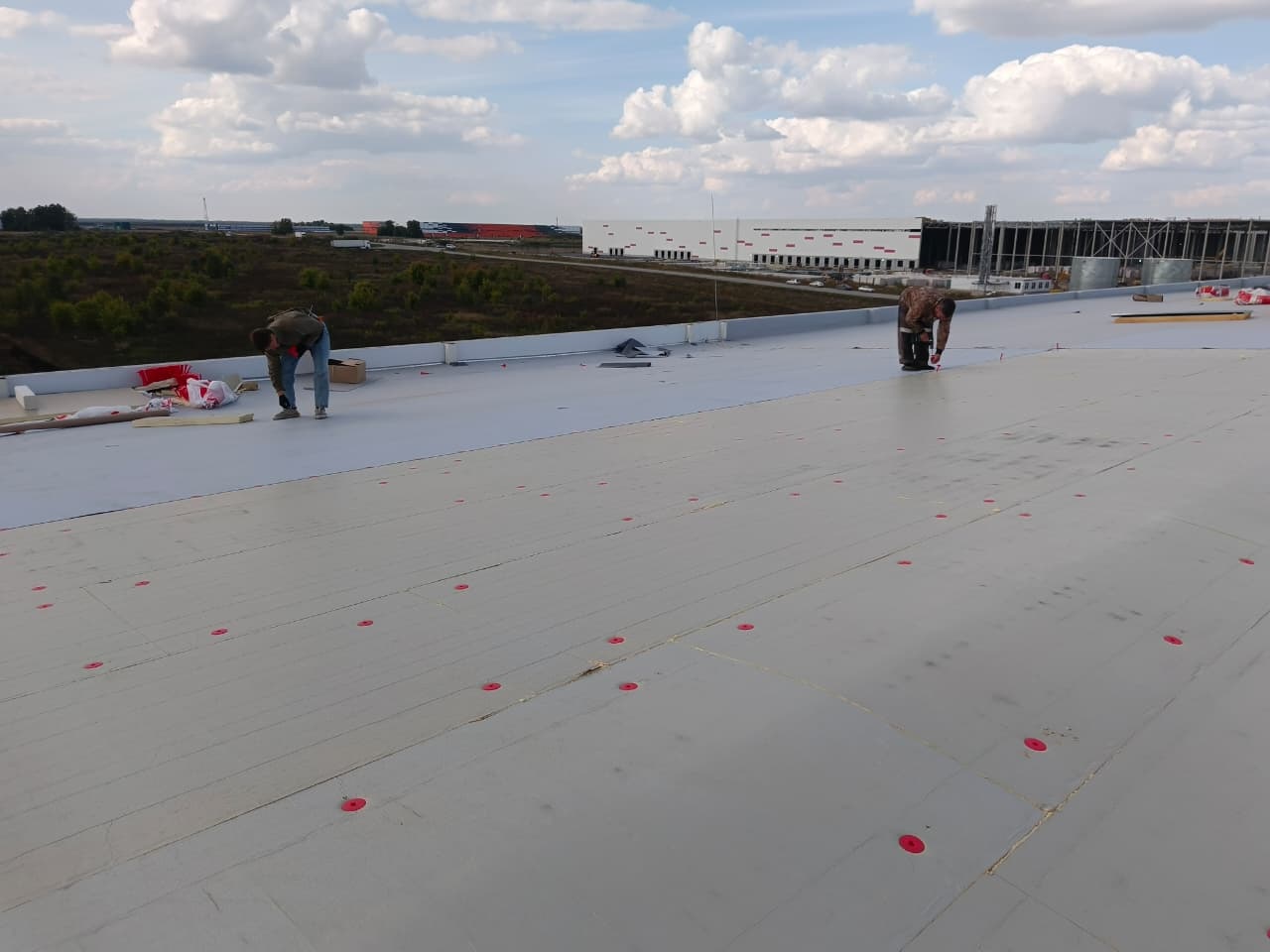 Материалы для кровли 10 000 м2