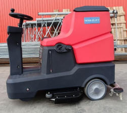 Уборочная техника. Поломоечная машина.