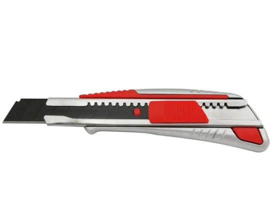 Технический нож 18мм усиленный в металлическом корпусе