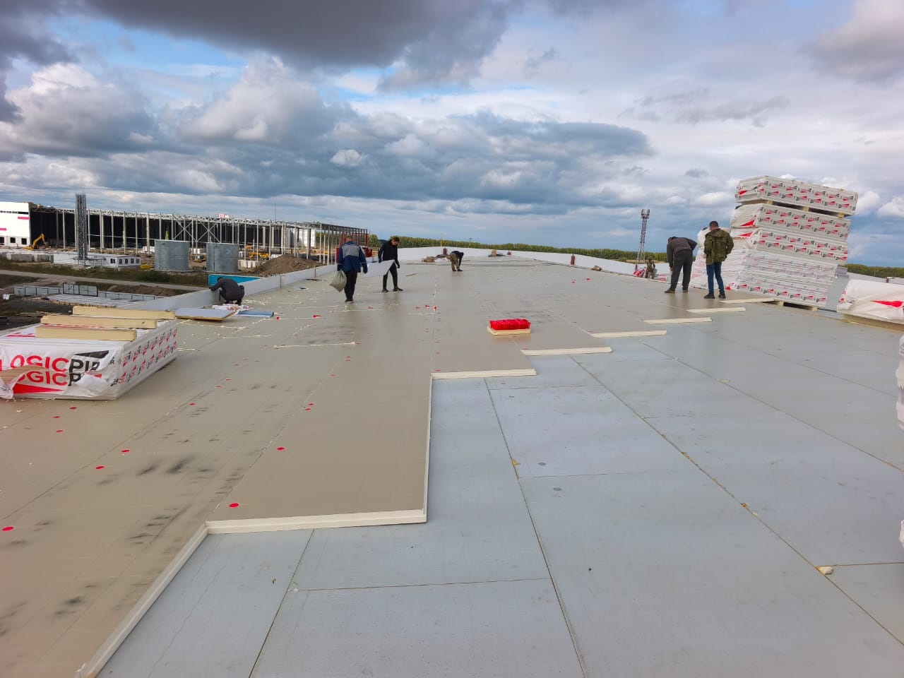 Материалы для кровли склада 10 000 м2