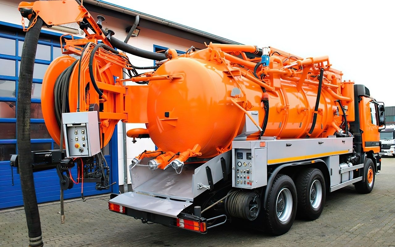 Чистка Жироуловителя и сточной трубы в офисе